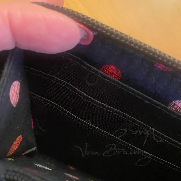 ❌❌SOLD❌❌Vera Bradley Zip Around Floral Wallet - Picture 2 of 14